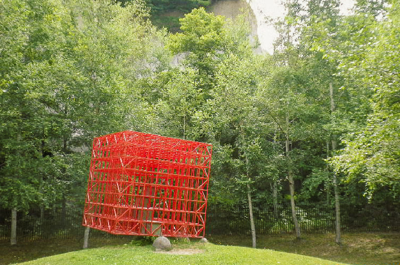 沈黙の森&赤い空の箱